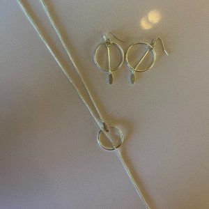 Kendra Scott Gold Necklake & Earring Set